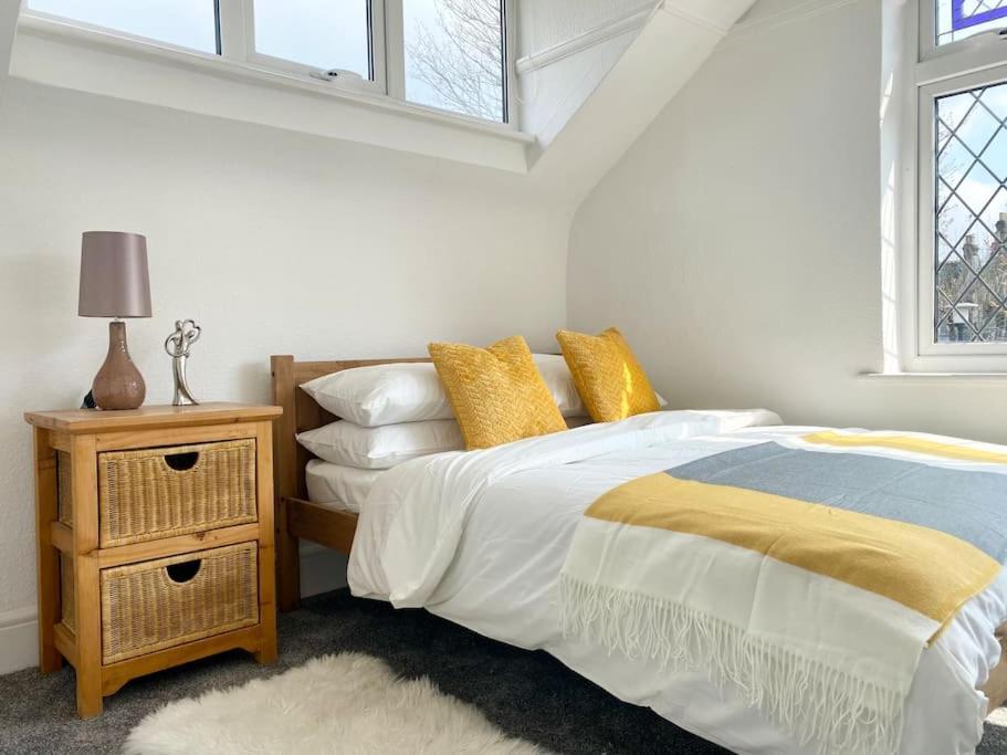 Charming Seaside Cottage In Leigh-On-Sea Southend-on-Sea Exterior foto